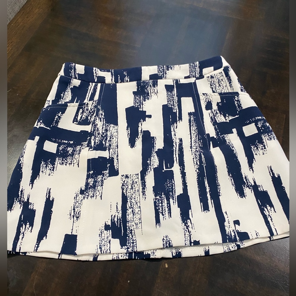 AQUA Kids Skirt with pocket and zipper  Size L